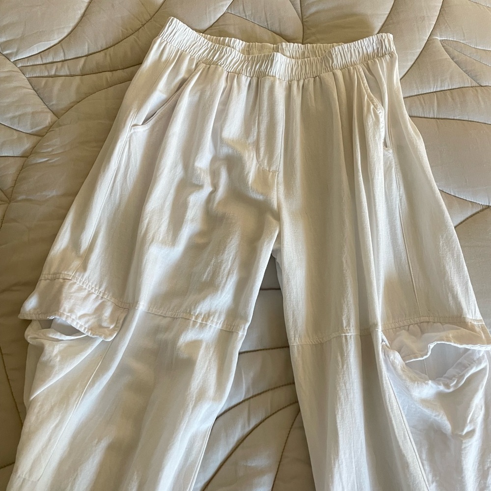 Bershka: white jogger pants